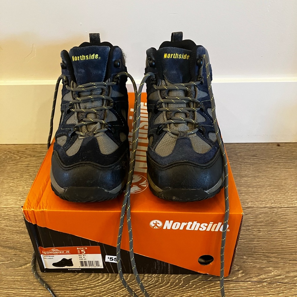 Northside Boy’s Navy/Volt Hiking Waterproof Boot 314907B489